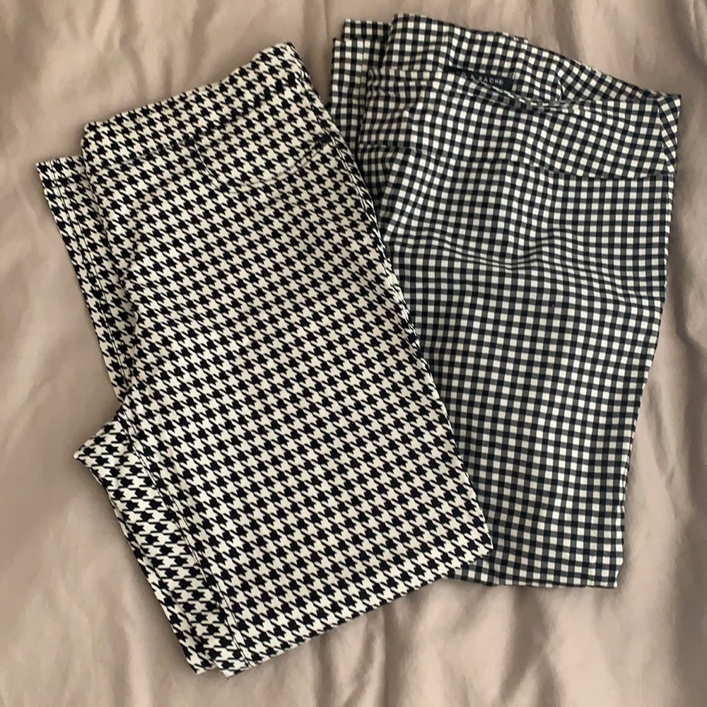 Black and white BUNDLED stretch leggings.